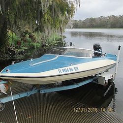 Glastron GT-150 James Bond Boat