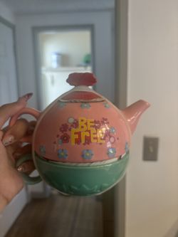 trolls teapot and teacup