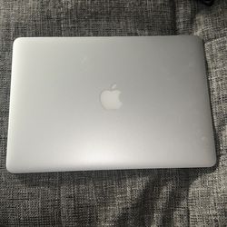 Mac Book Air Series Model A1466
