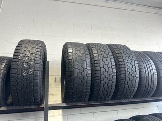 SET OF TIRE 275 65 20 PIRELLI 85% LIFE