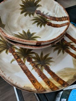 4 palm tree plates