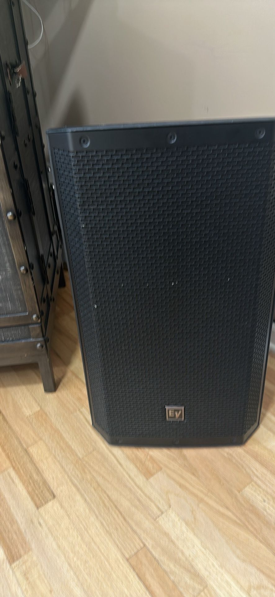 SPEAKER FOR SALE !! ELETRO VOICE ELX112 P