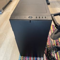 Custom Built Computer (Supports Up To 4 Monitors
