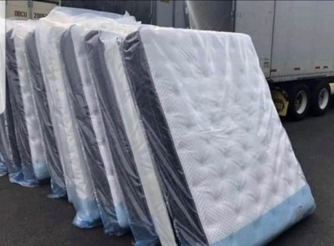 Sleep 😴 on your new mattress TONIGHT..in Stock