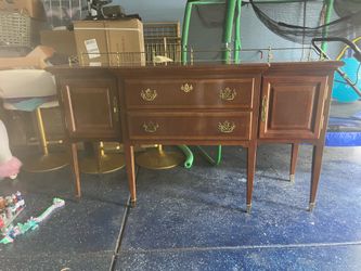 Dinning buffet/ hutch
