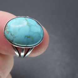 Turquoise Sterling Silver Ring . Nice 