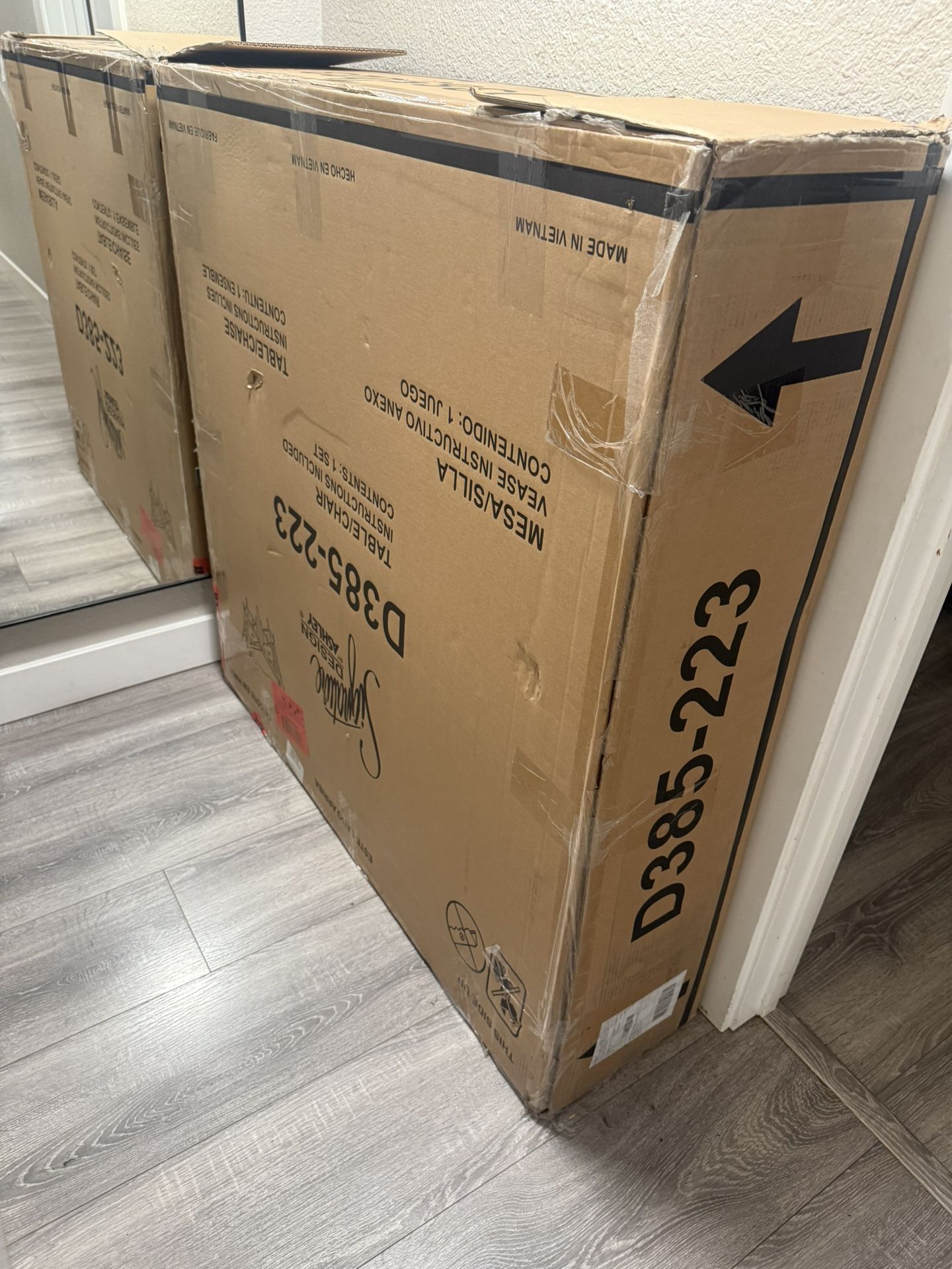 Signature Design by Ashley Coviar Piece Counter Height Dining