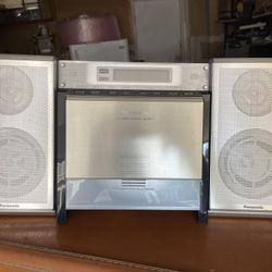 Panasonic  MP3/CD/AM/FM Stereo System SA-EN17