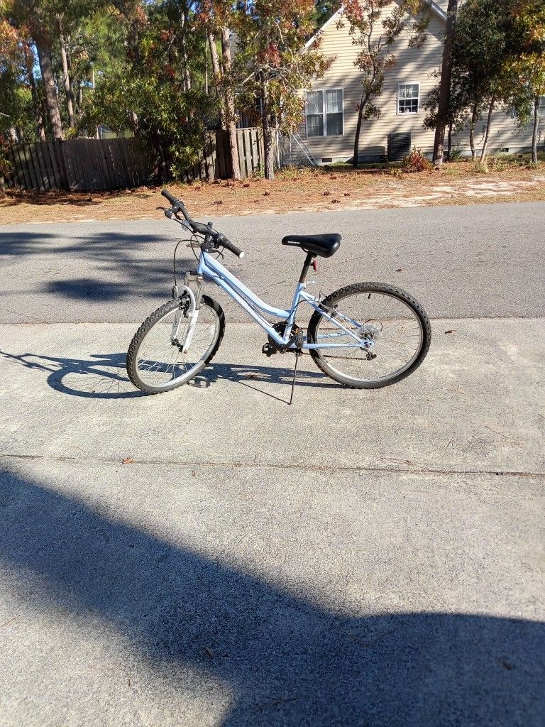 WOMENS BIKE