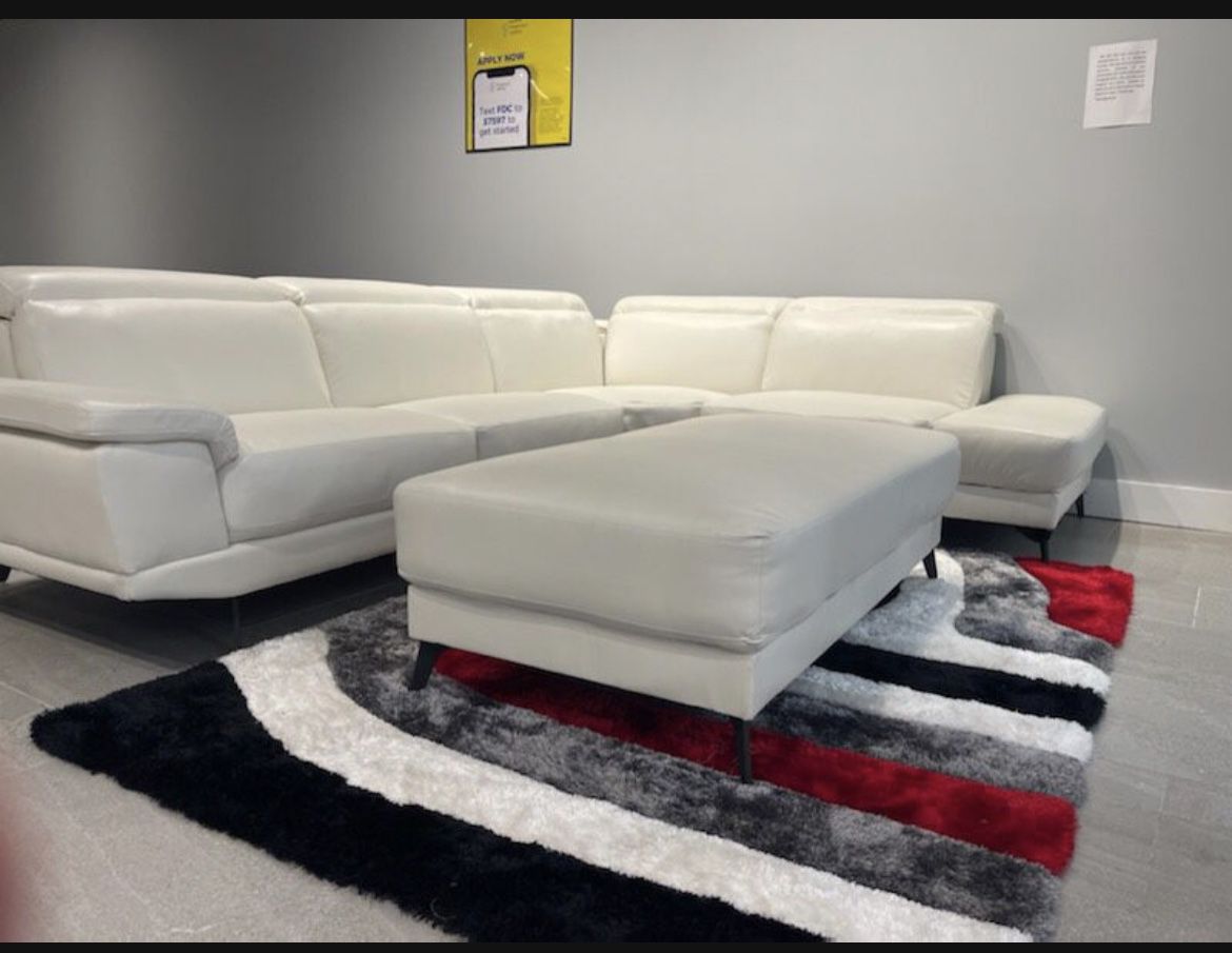 Rio White Leather Sectional ** Brandon Mall ** $1 Down No Credit Needed