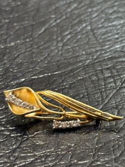 14k GOLD DIAMOND BROOCH