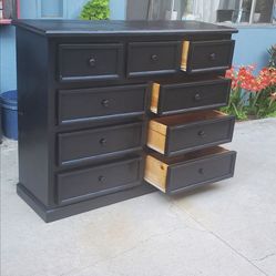 9 Drawers Wooden Dresser