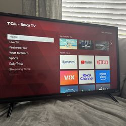 TLC Roku Smart Tv 32"