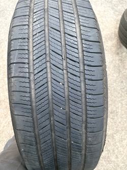 235/60/18 Michelin Defender T+H
