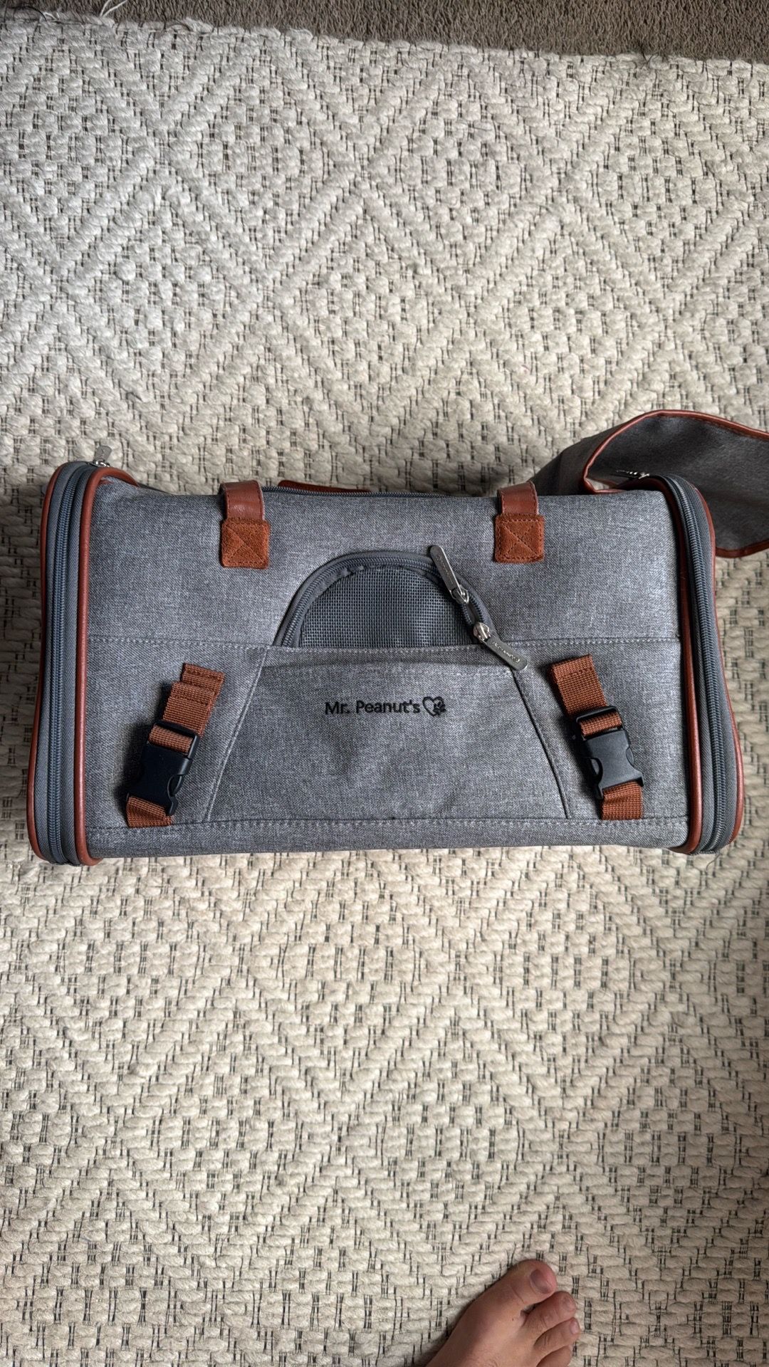 Pet carrier