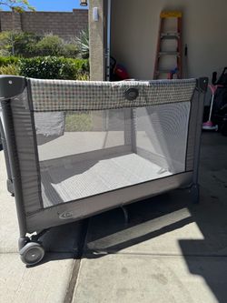 Graco Pack 'n Play Playard with Wheels