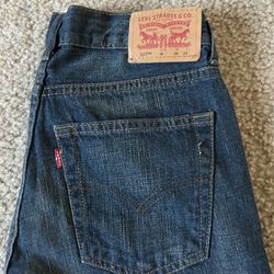 527 Levis Size 28x23
