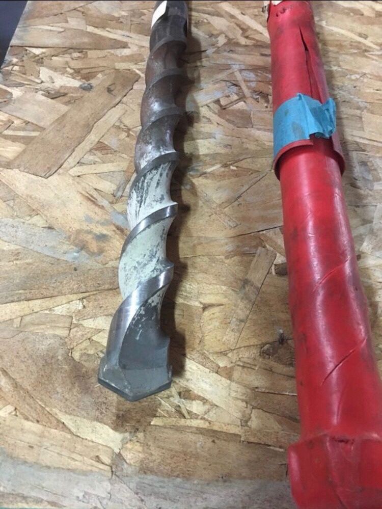 Rotary hammer drill bit