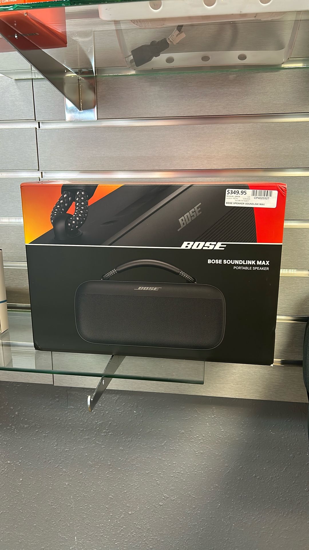 Bose sound Link, max portable speaker like new inbox