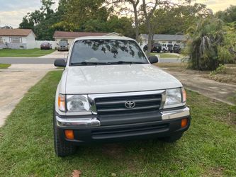 Toyota Tacoma Pickup Truck White