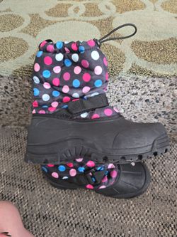 Girls winter boots size 1