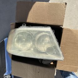  Navigator 2005 2006 Maybe 2004 Right Headlight Assembly 