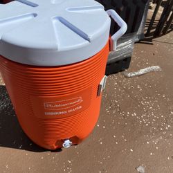Rubbermaid Cooler