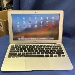 MacBook Air 11-inch late. 2010 ready to go, comes with charger and good battery  Core 2 DUO  1.6Ghz 4GB Ram 121gb flash storage  Mac OS High Sierra ve