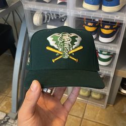 Oakland A’s Fitted Sz 7 3/8
