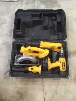 4 pc 18 volt DEWALT kit.