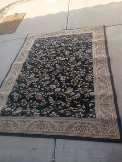 Classique Collection Area Rug