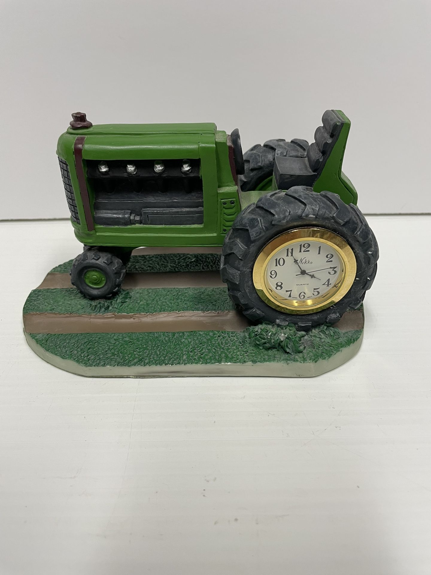 Vintage John Deere Tractor w/Clock New Battery!