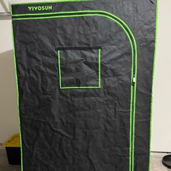 4'x4' Vivosun Smart tent w/ everything for over 10 harvest