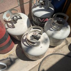 4 Empty Tanks