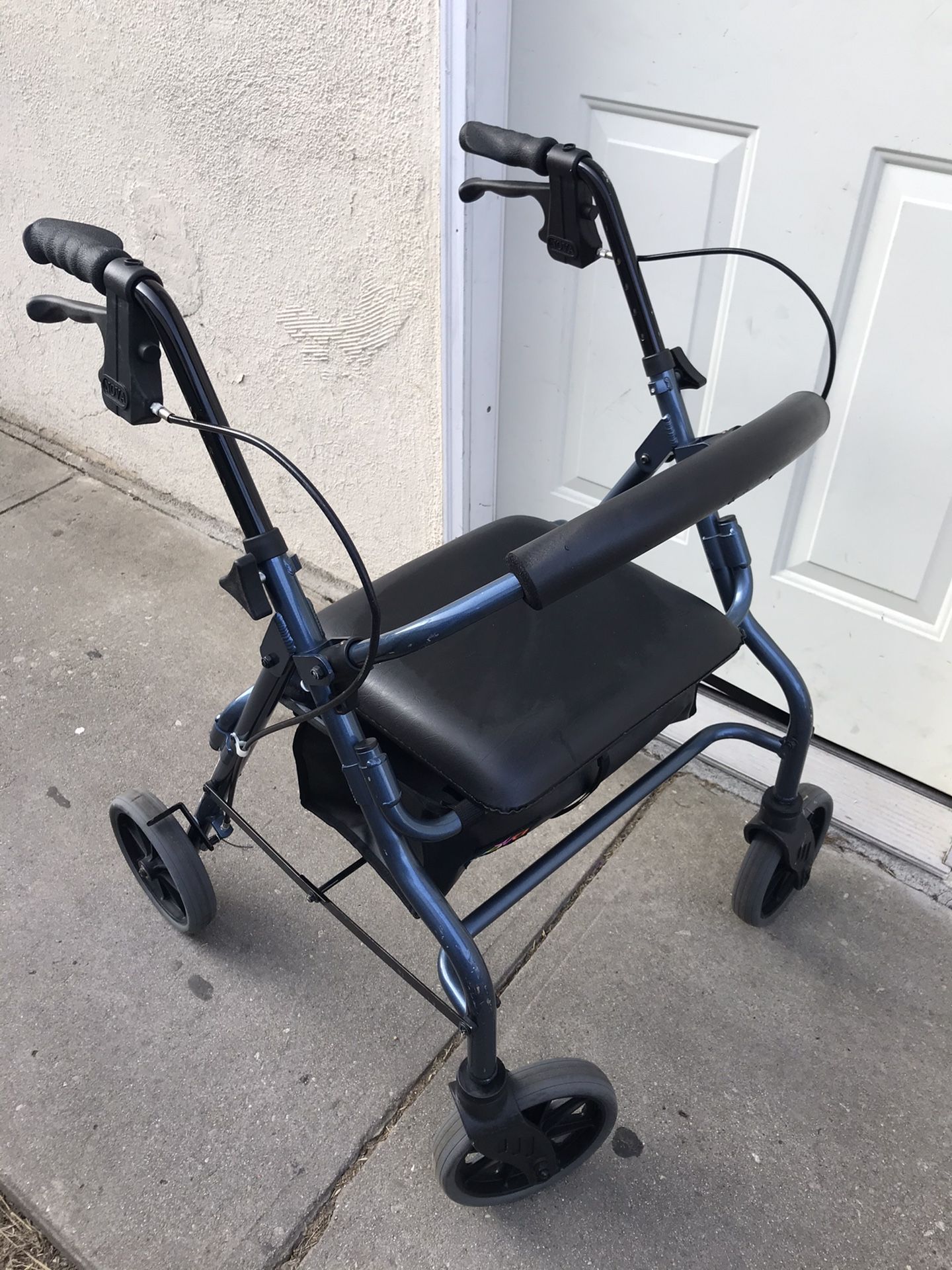 ROLLING WALKER NOVA