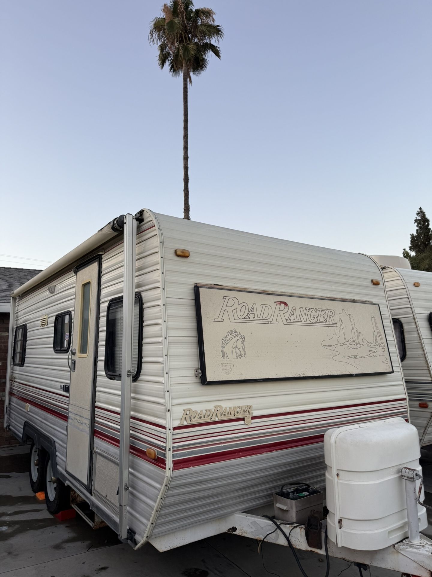 1990 Road Ranger 21ft Travel Trailer