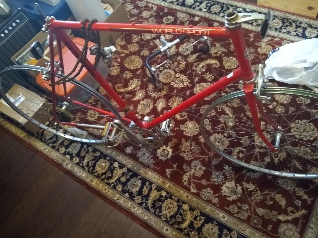 1980s Shwinn road bike 23 inch frame and components