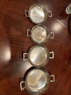 Set of 4 serving plates