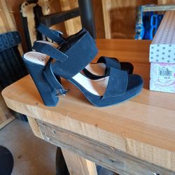 High Heel Shoes Size 7 1/2