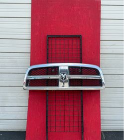 2009 - 2012 Dodge Ram 1500 Grille Grill OEM
