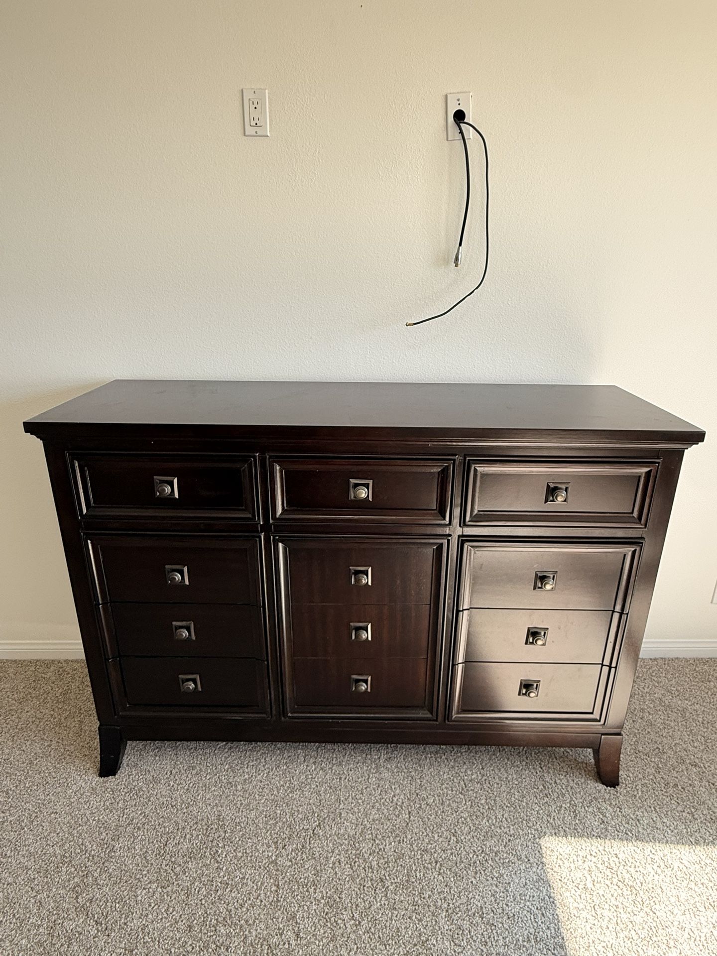 Bedroom Set- Two Dressers, Two End Tables, Cal king Bedframe