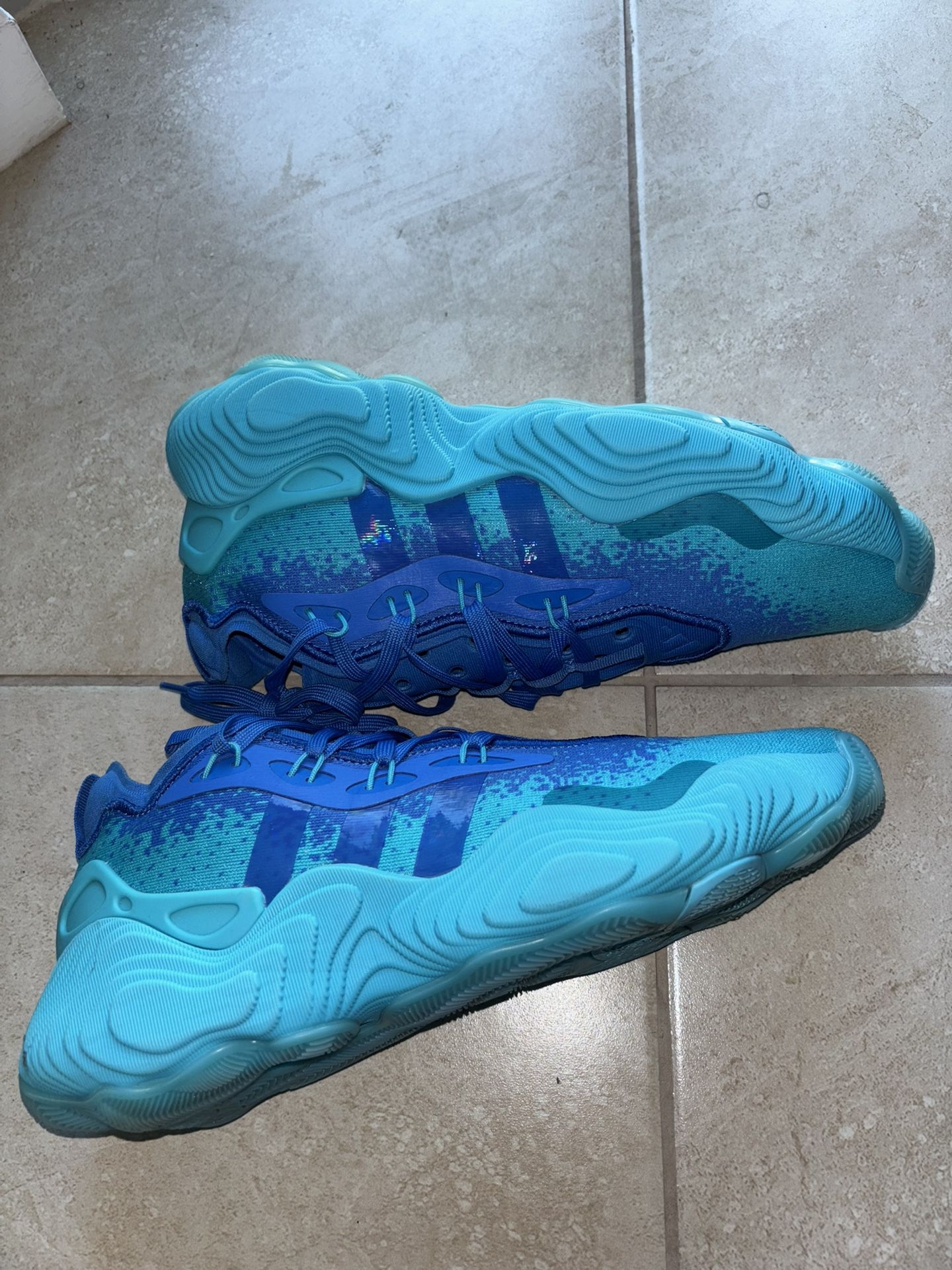 $60 Only Played In them twice Size 10