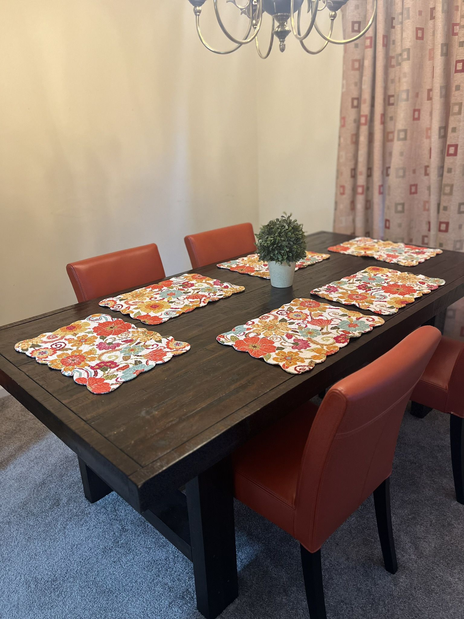 Dining Room w/ bicast Leather Chairs