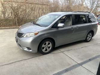 2012 Toyota Sienna