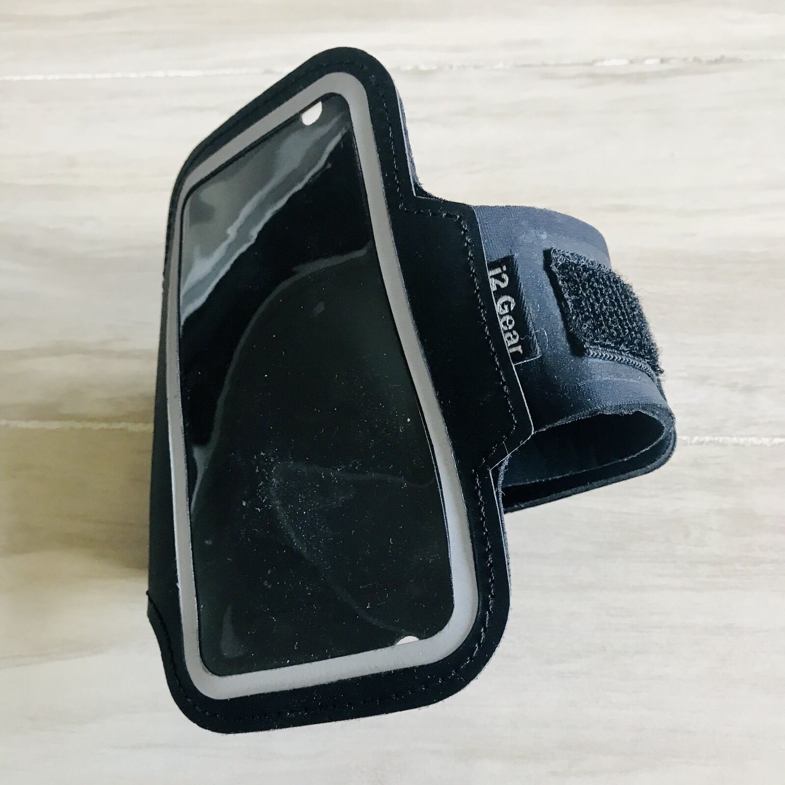 i2 Gear Sport Running Gym Pouch Cell Phone Armband Holder 6 X 3 Inches Case