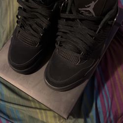 Black Cat 4s Size 9