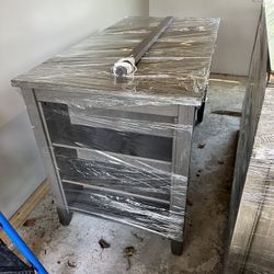 Movable Island With 4 Stools