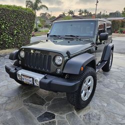 2008 Jeep JK Sahara - 2 door hard top (super clean)