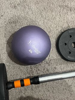 Danskin Now 8lb Medicine Ball