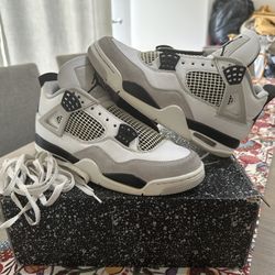 Air Jordan 4 Retro